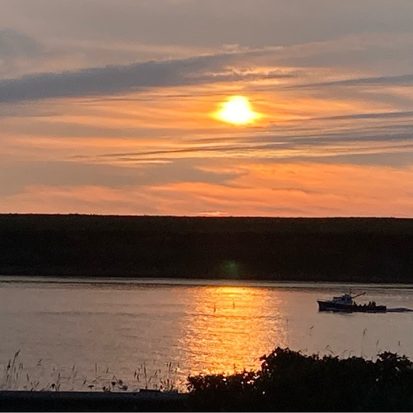 Hi! Welcome to my Bay of Fundy Coastal Closet! Some notes πβ¦.. - Picture 5 of 6